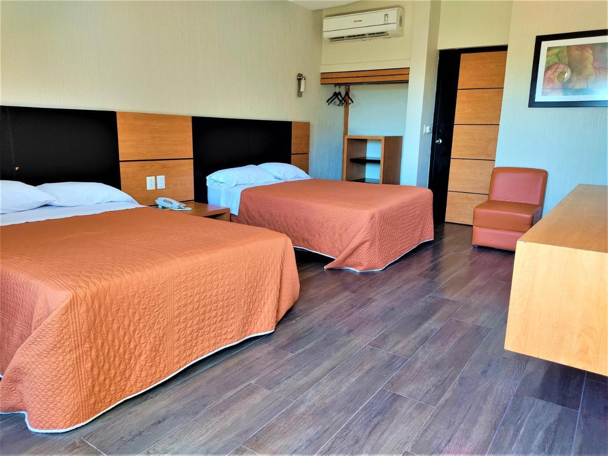 Hotel Oasis Heroica Caborca 外观 照片