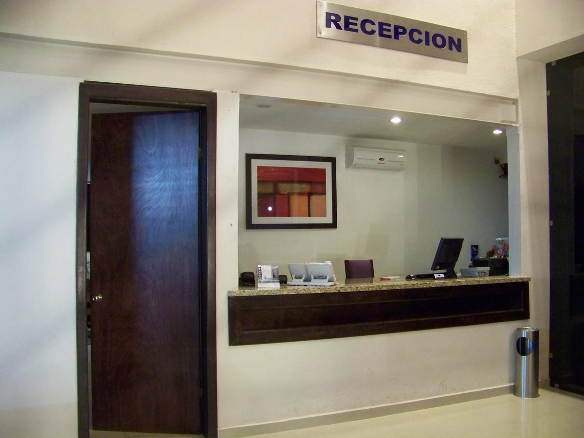 Hotel Oasis Heroica Caborca 外观 照片
